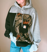 Load image into Gallery viewer, Carhartt Camo 1 (Small-Large)