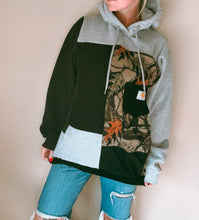 Load image into Gallery viewer, Carhartt Camo 1 (Small-Large)