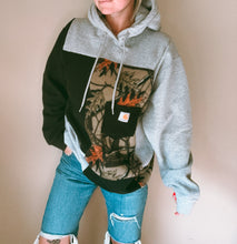 Load image into Gallery viewer, Carhartt Camo 1 (Small-Large)