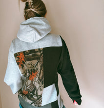 Load image into Gallery viewer, Carhartt Camo 1 (Small-Large)