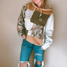 Load image into Gallery viewer, Carhartt Camo 2 (Sm/Med)
