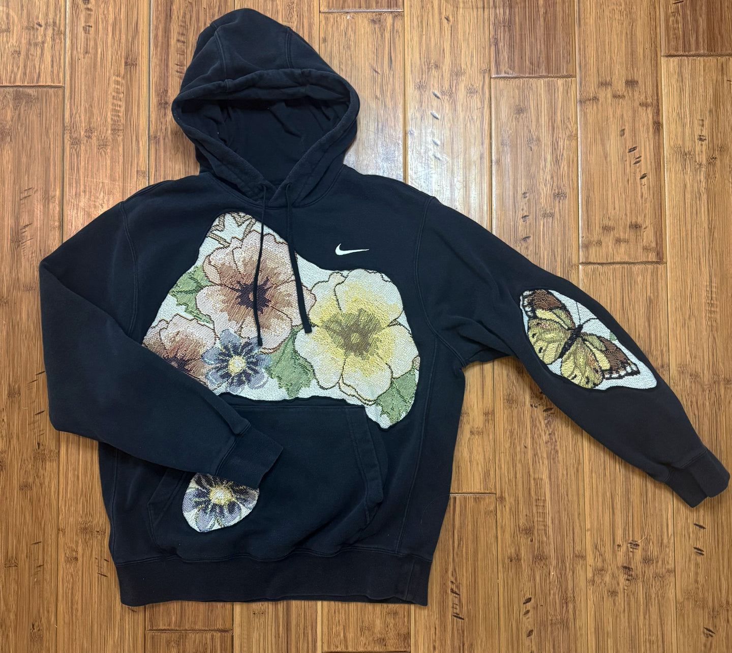 Nike Tapestry (Sm-Large)