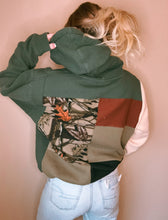 Load image into Gallery viewer, Carhartt Camo (Sm-Lg)
