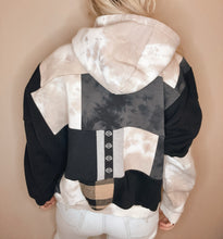 Load image into Gallery viewer, 2017 Harley Davidson (Sm-XL/cropped2XL)
